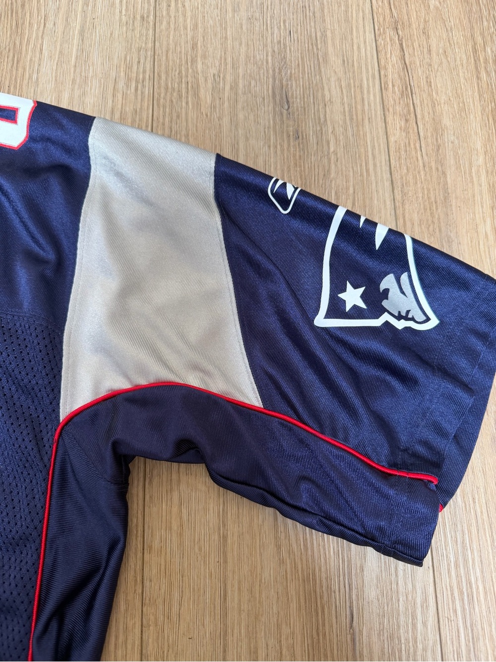 Reebok Men’s Navy Blue New England Patriots #83 Football Jersey - Picture 7 of 14